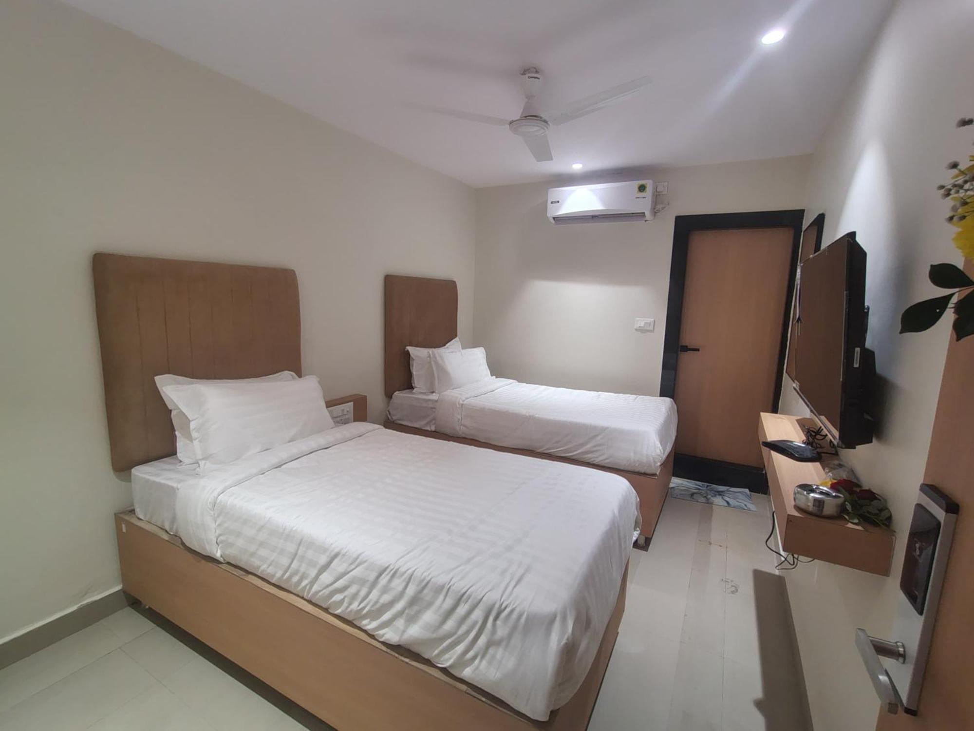 Hotel Blueearth Vizianagaram Exteriér fotografie